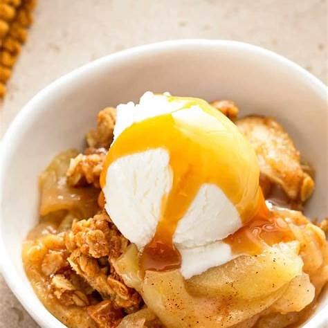 🍎 4 Cozy Apple Desserts You’ll Want to Bake This Fall