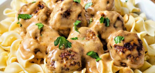 Slow Cooker Swedish Meatballs
