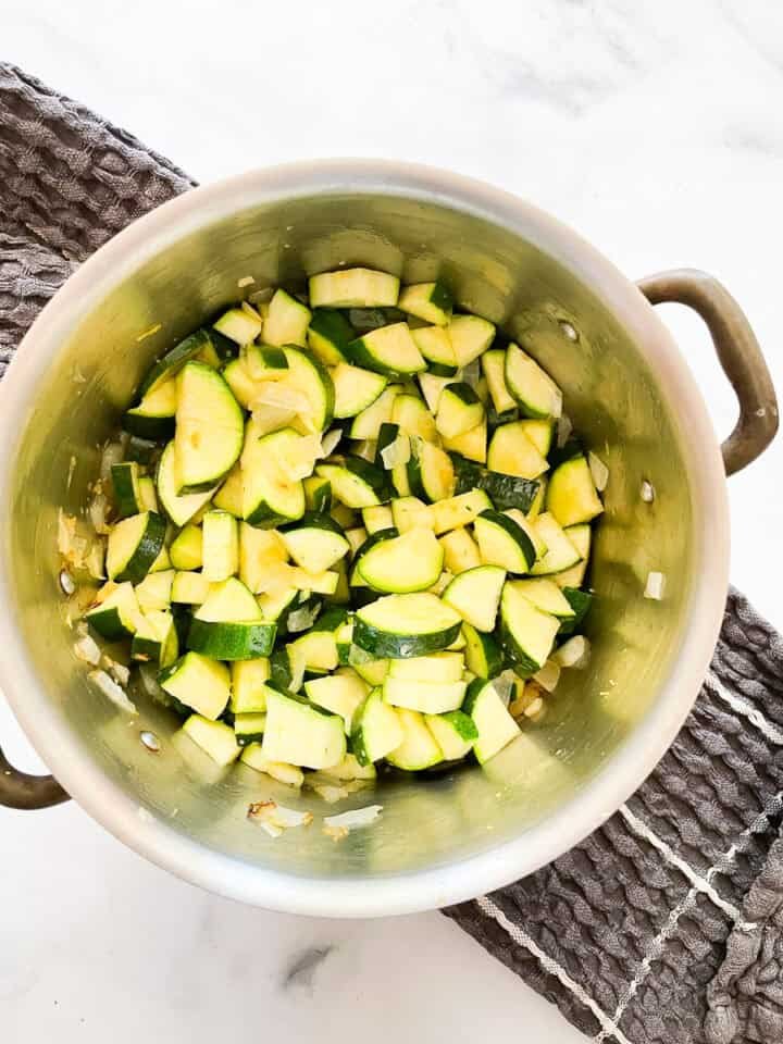 https://cucinanicolina.com/wp-content/uploads/2024/08/zucchini-soup-recipe-8-720x960.jpg?utm_source=chatgpt.com